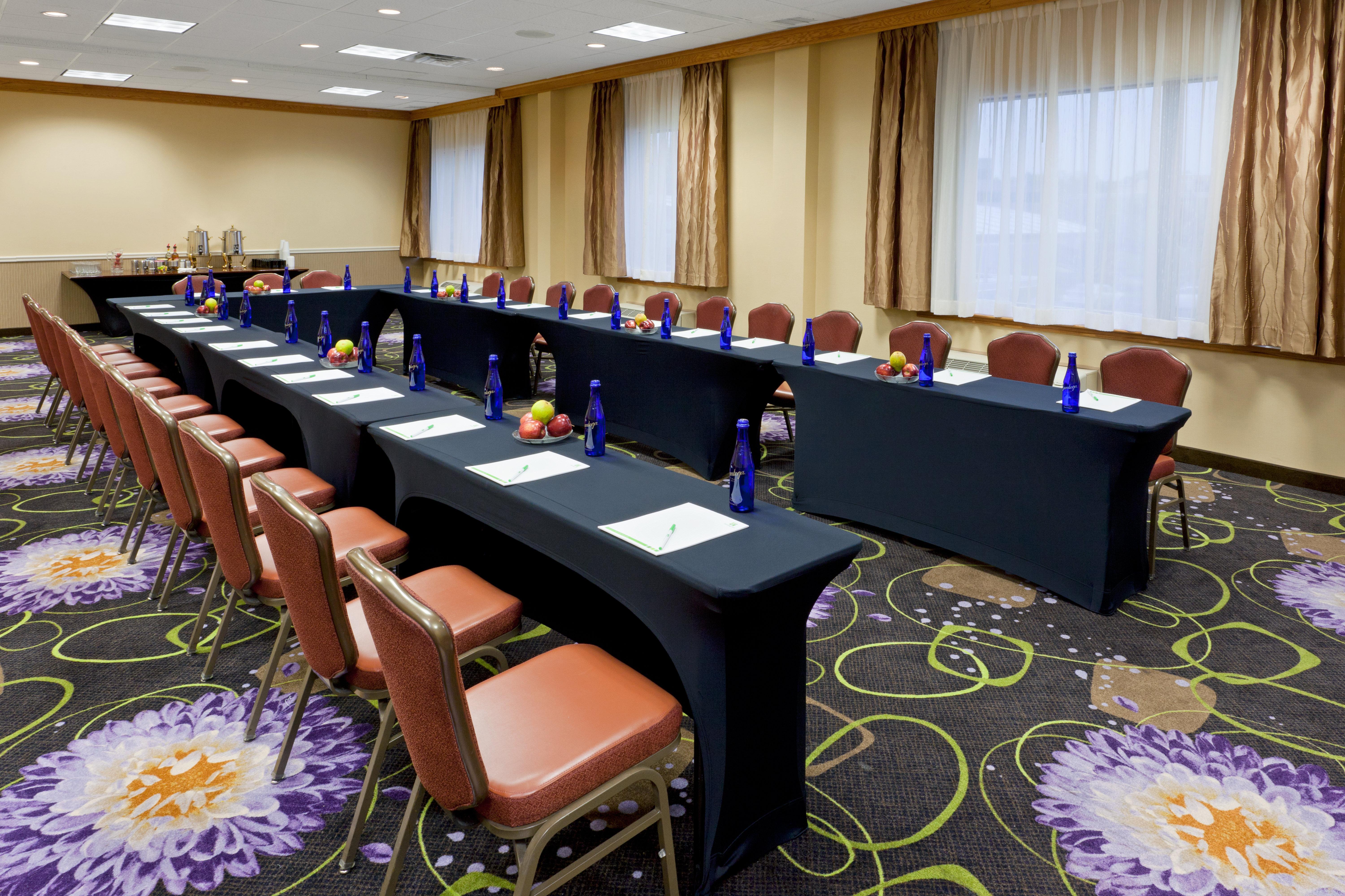 Holiday Inn Clark - Newark By Ihg Exterior foto